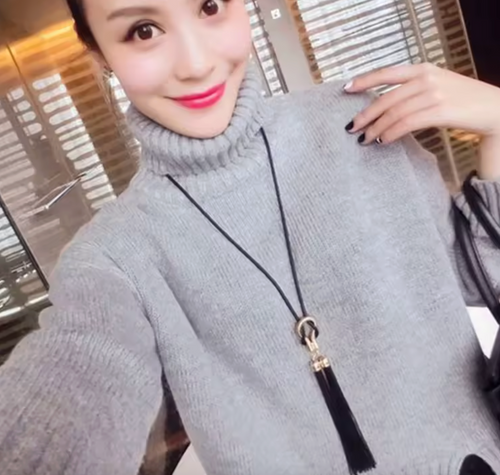 Elegant Geometric Tassel Pendant Necklace