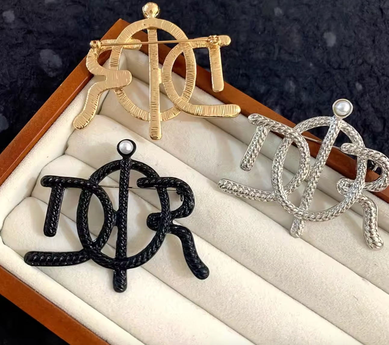 Retro Alloy English Lettering Suit Pin