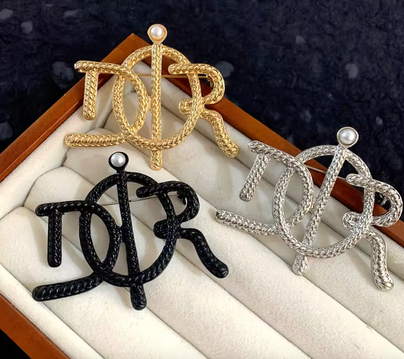 Retro Alloy English Lettering Suit Pin