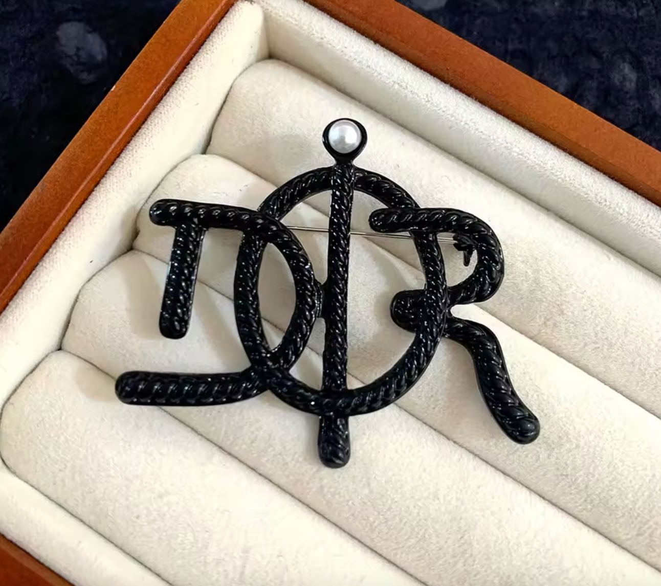 Retro Alloy English Lettering Suit Pin